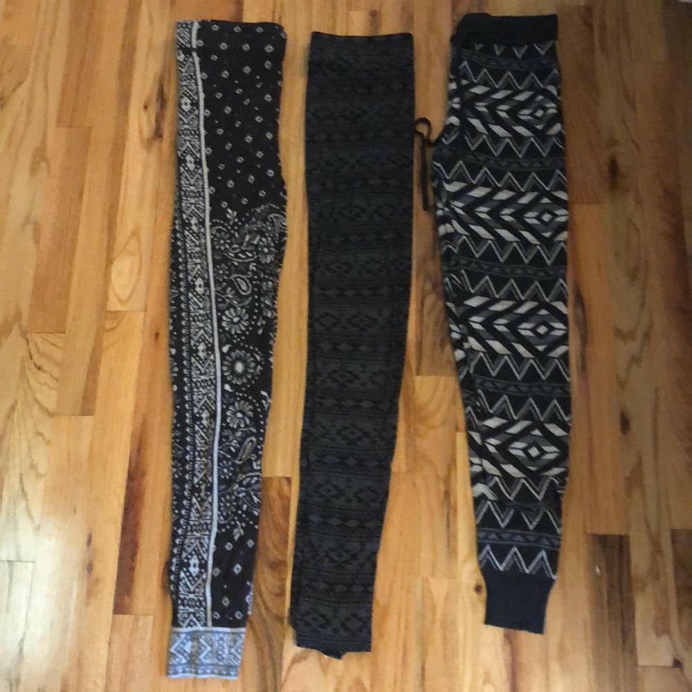 3 pairs of American eagle leggings